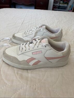 Reebok Galaxy 7 Retro Pink / White Sneakers Women’s 7.5